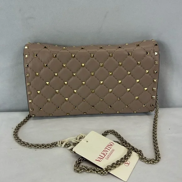 Valentino Garavani

Rockstud Spike Nappa Leather Crossbody Clutch Bag - Picture 4 of 14